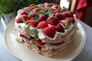 Fragilitélagkage med jodbær