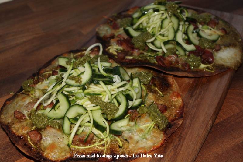 Pizza med to slags squash - La Dolce Vita